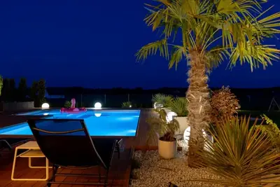 Basen i taras – Bielawy House, dom z basenem na Kaszubach (8)